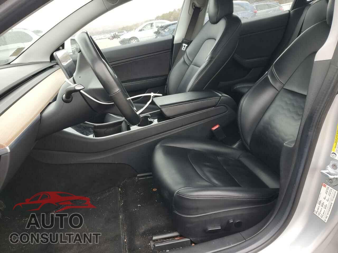 TESLA MODEL 3 2018 - 5YJ3E1EA5JF005199