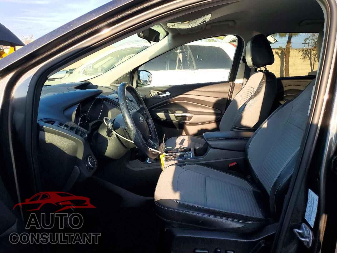 FORD ESCAPE 2017 - 1FMCU0GD8HUD20225