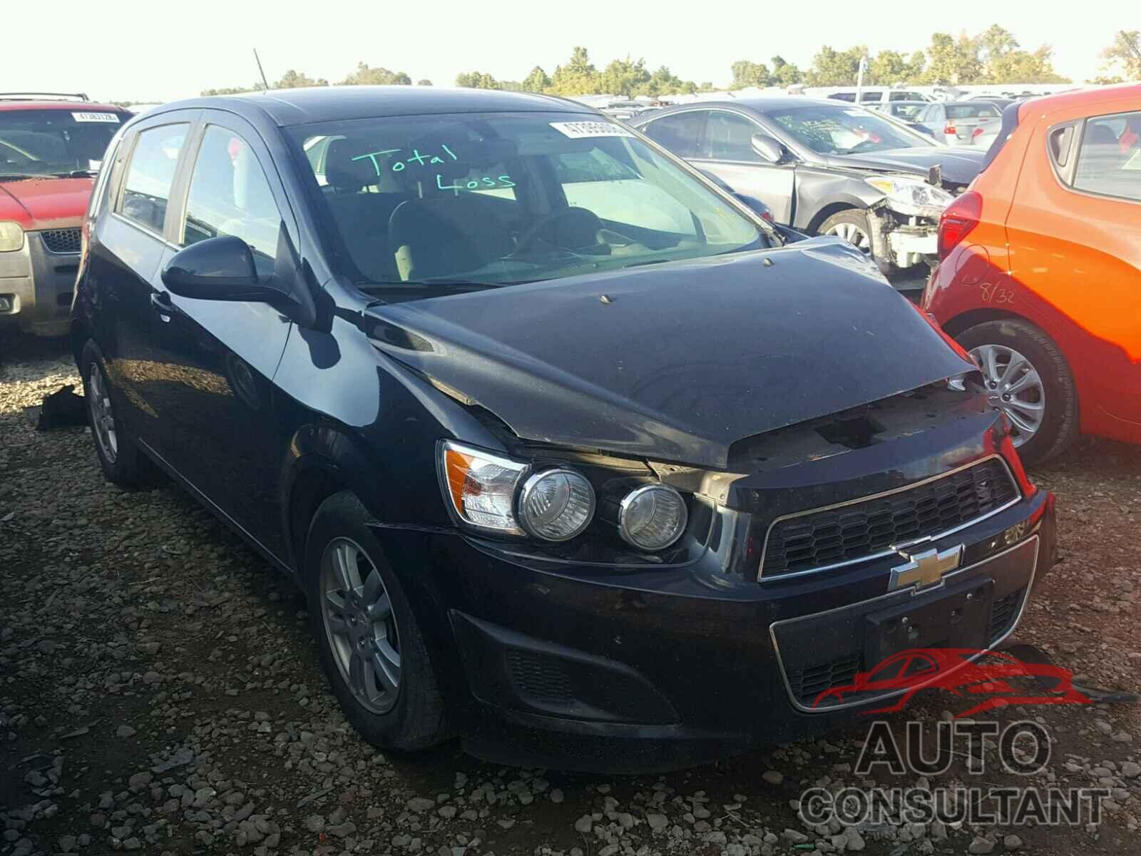 CHEVROLET SONIC 2015 - 1G1JC6SH0F4145101