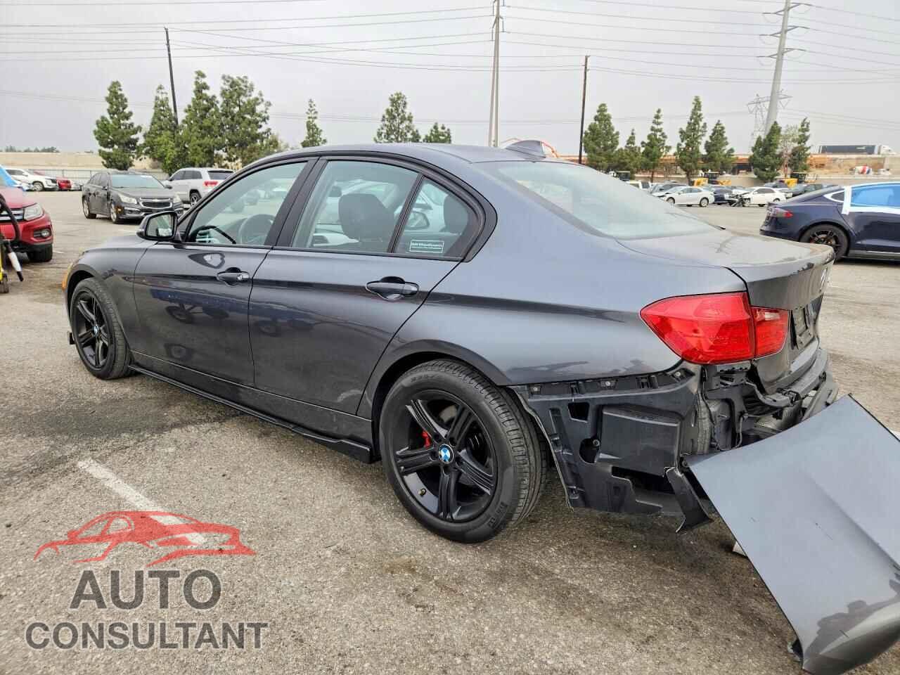BMW 3 SERIES 2013 - WBA3A5C59DF352802