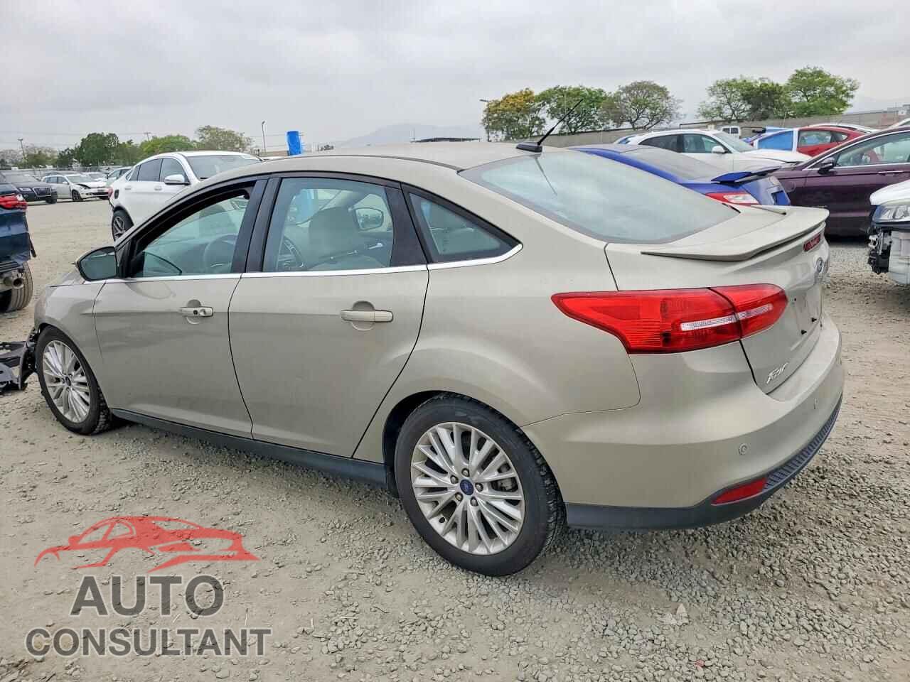 FORD FOCUS 2015 - 1FADP3J26FL232131