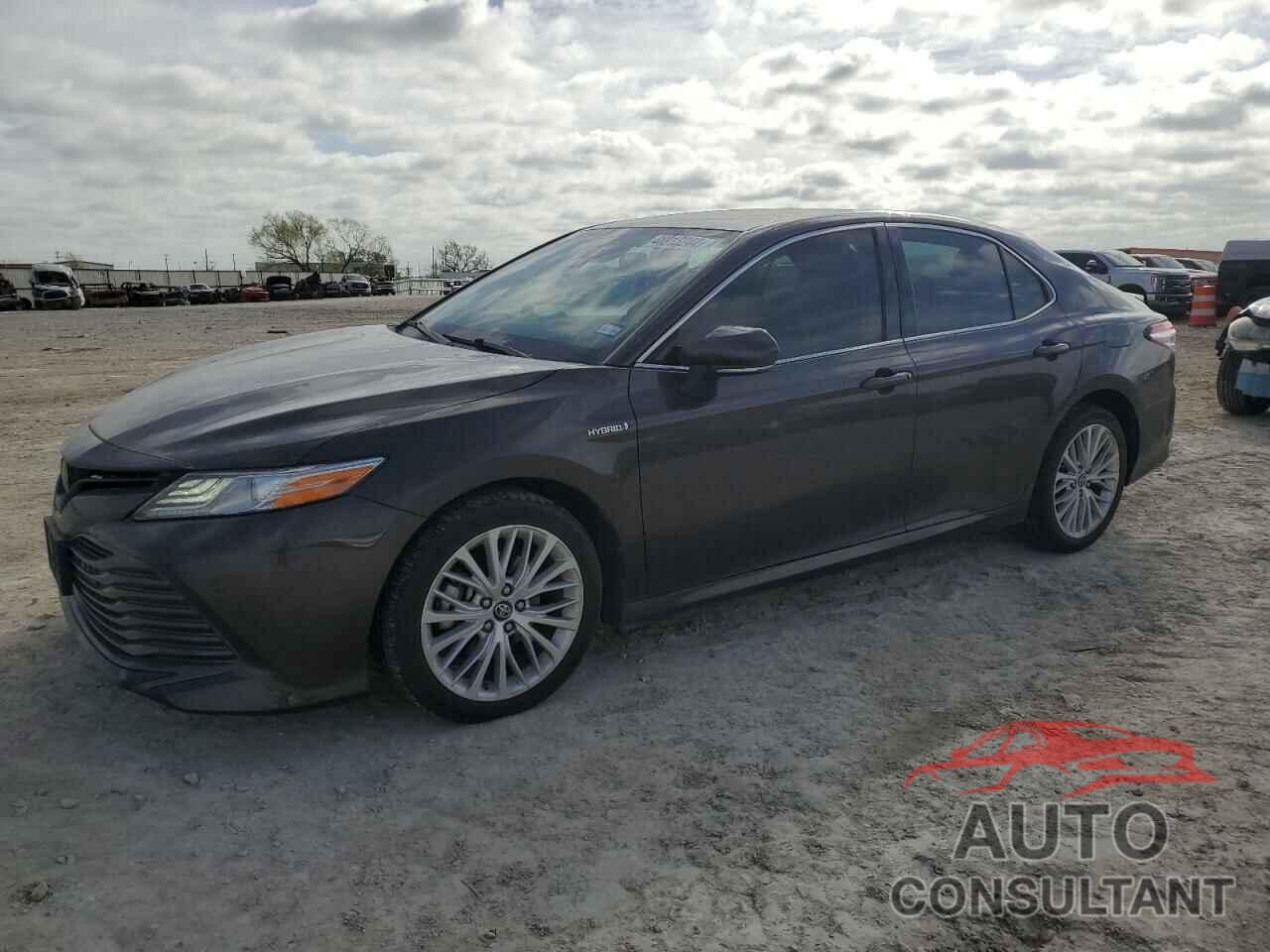 TOYOTA CAMRY 2018 - 4T1B21HK5JU504645