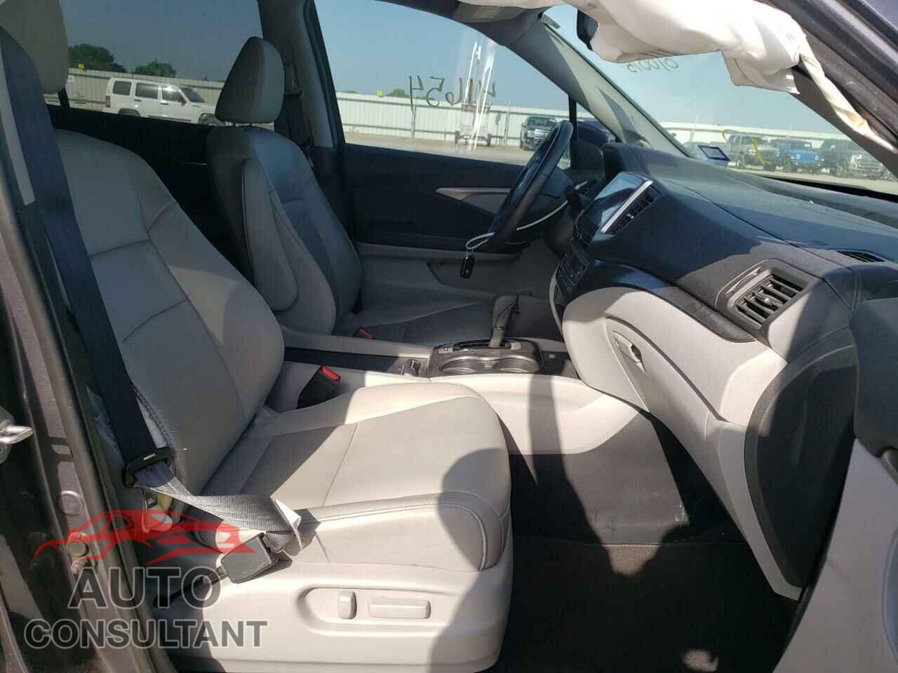 HONDA PILOT 2018 - 5FNYF5H50JB010075
