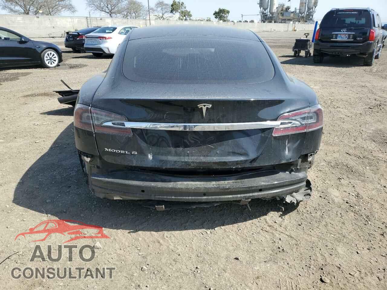 TESLA MODEL S 2015 - 5YJSA1E13FF118132