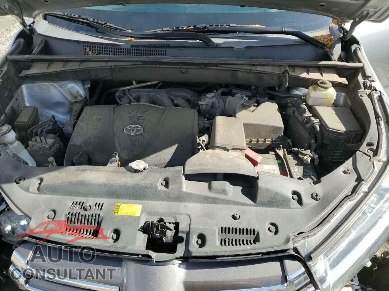 TOYOTA HIGHLANDER 2018 - 5TDYZRFH1JS285669