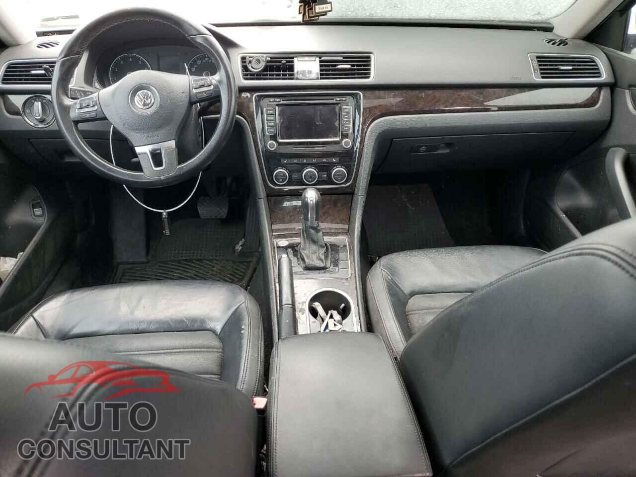 VOLKSWAGEN PASSAT 2014 - 1VWCT7A30EC008902