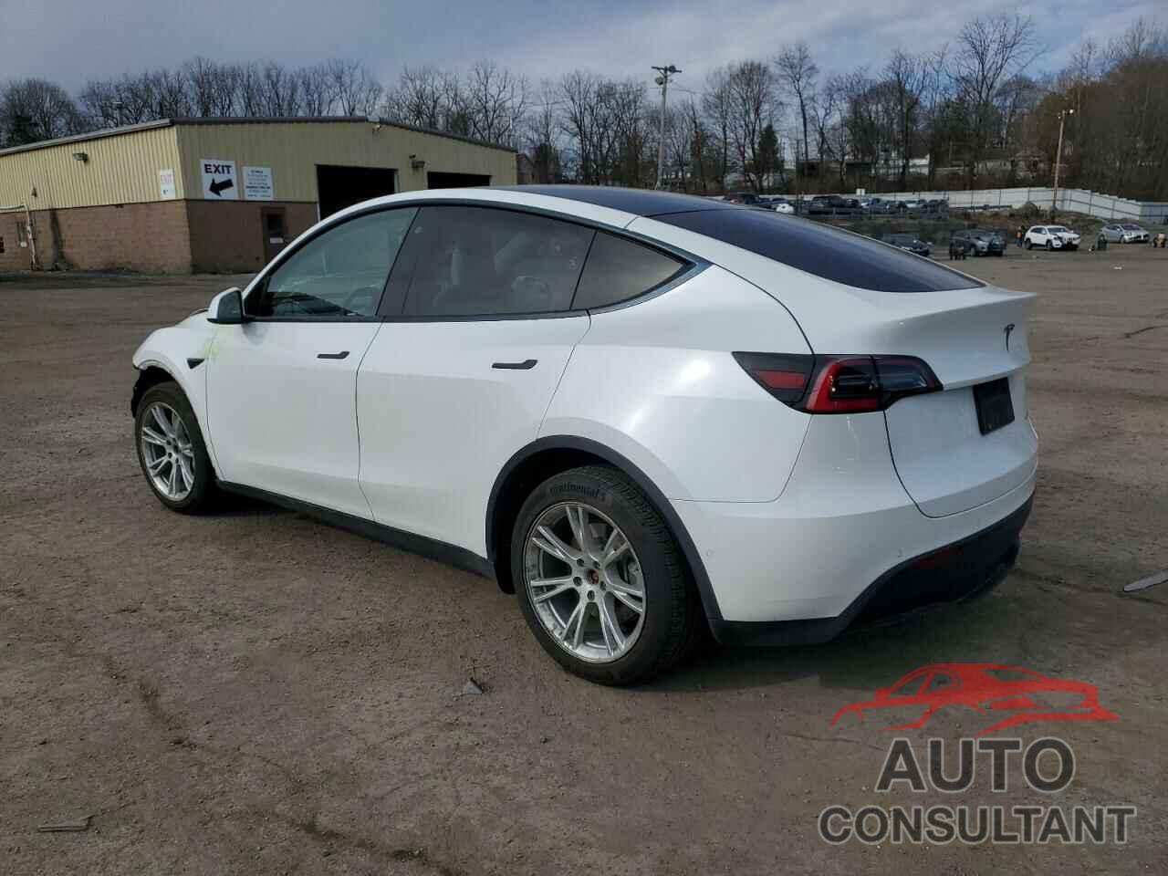TESLA MODEL Y 2021 - 5YJYGDEEXMF063219