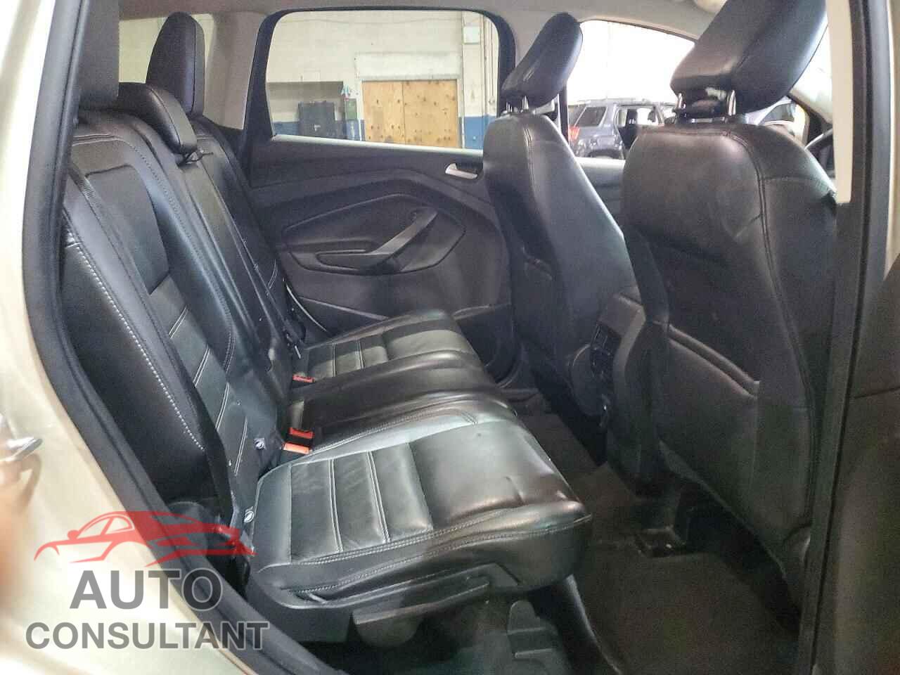 FORD ESCAPE 2018 - 1FMCU0HD2JUC31982