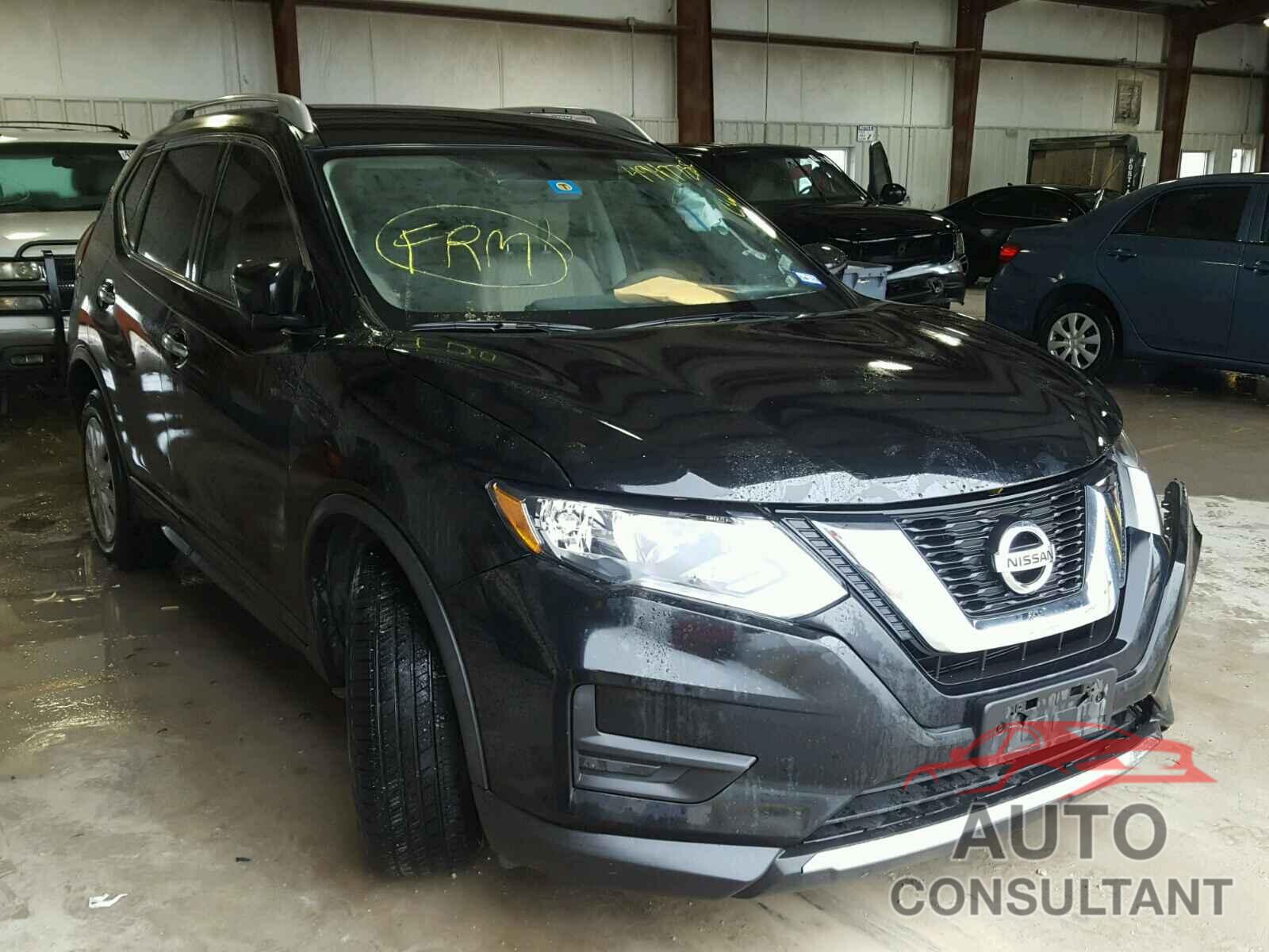 NISSAN ROGUE S 2017 - KNMAT2MTXHP512587
