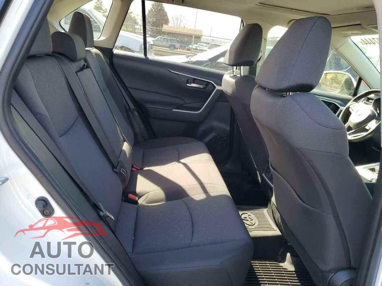 TOYOTA RAV4 2020 - JTMP1RFV6LD048313
