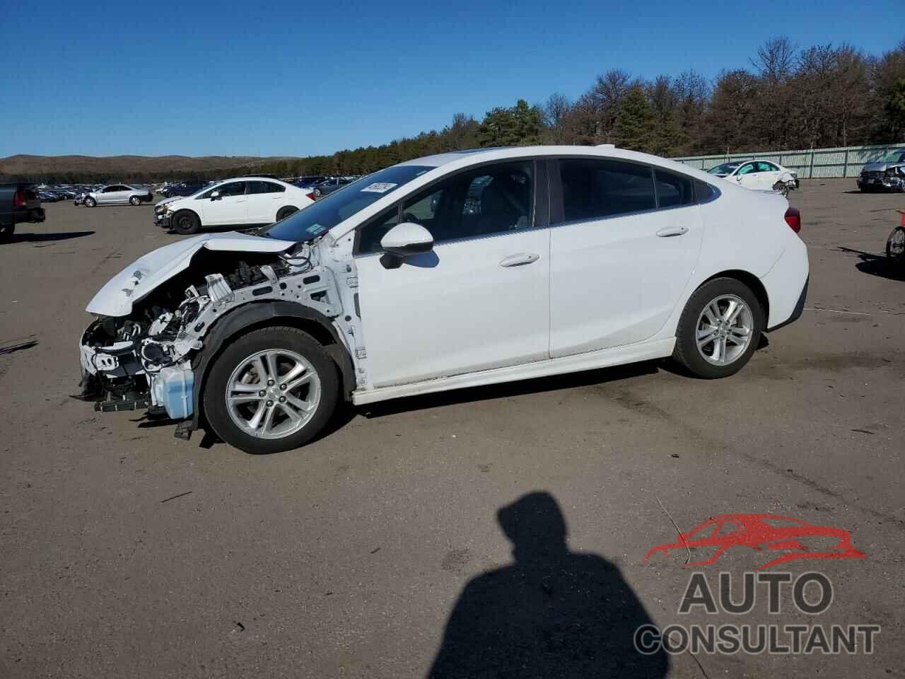 CHEVROLET CRUZE 2018 - 1G1BE5SM0J7177401