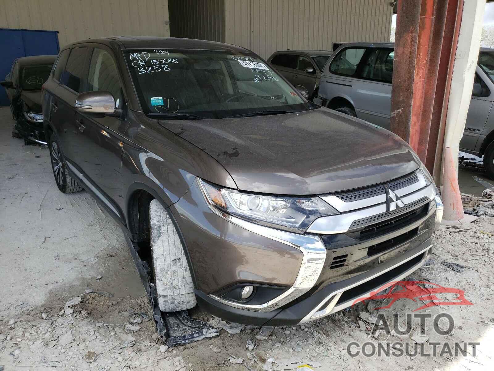 MITSUBISHI OUTLANDER 2019 - JA4AD3A39KZ013258