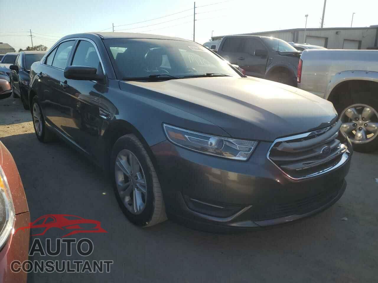 FORD TAURUS 2018 - 1FAHP2E8XJG135915