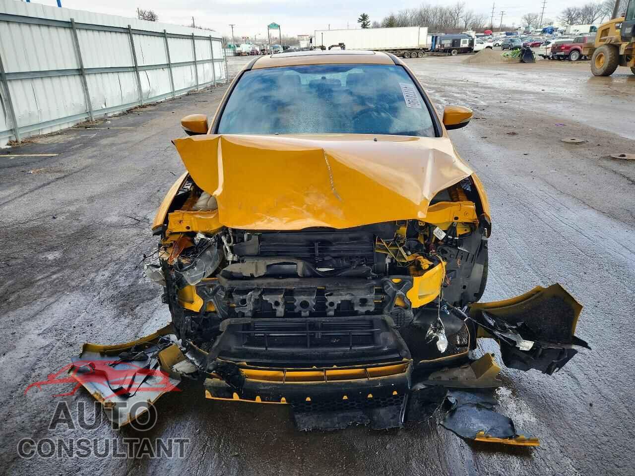 FORD FOCUS 2013 - 1FADP3L90DL295541