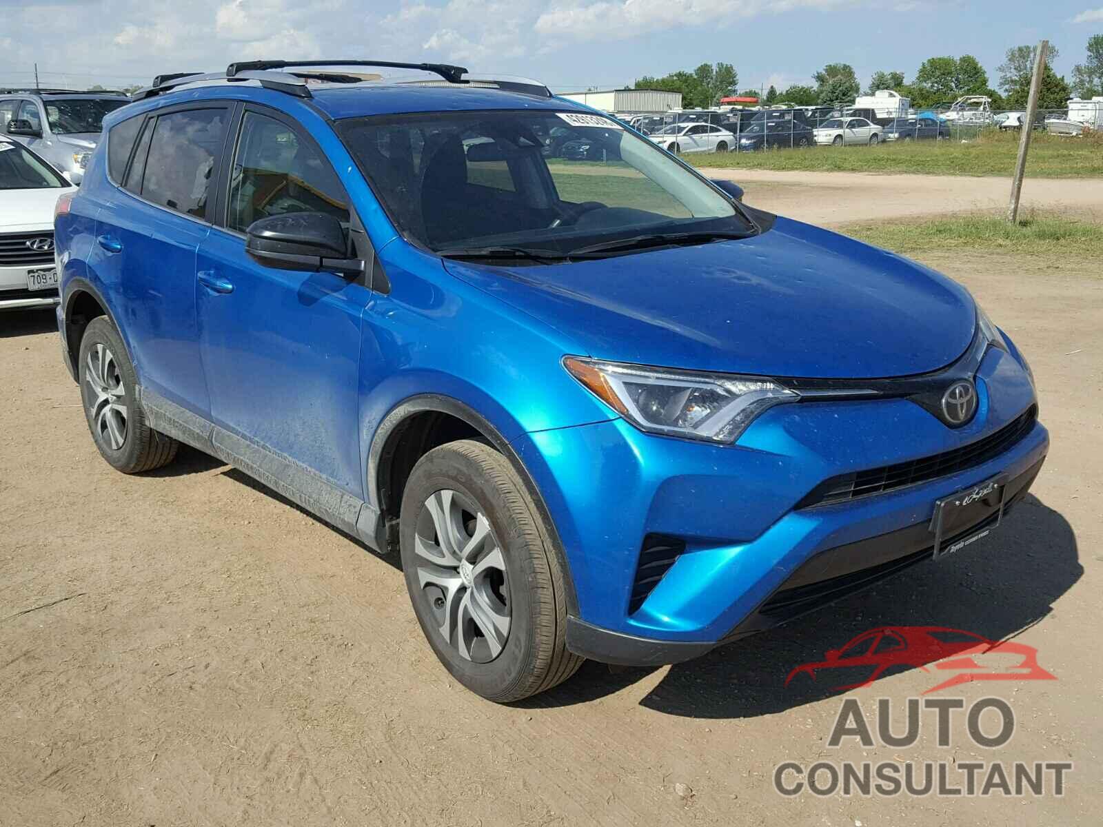 TOYOTA RAV4 LE 2017 - JTMBFREV9HJ143647