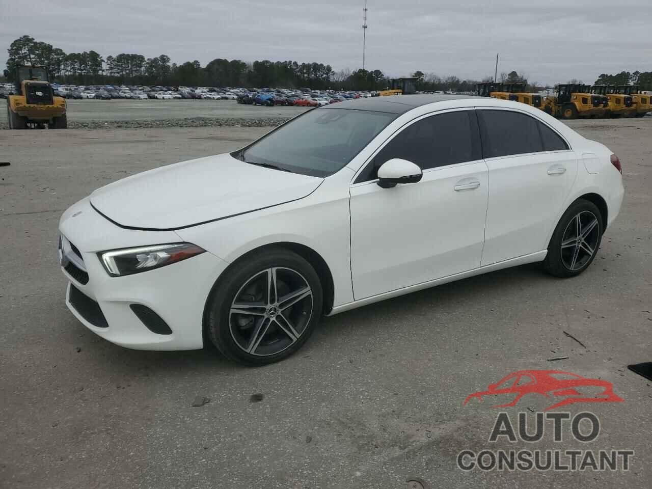 MERCEDES-BENZ A-CLASS 2019 - WDD3G4FB6KW000809