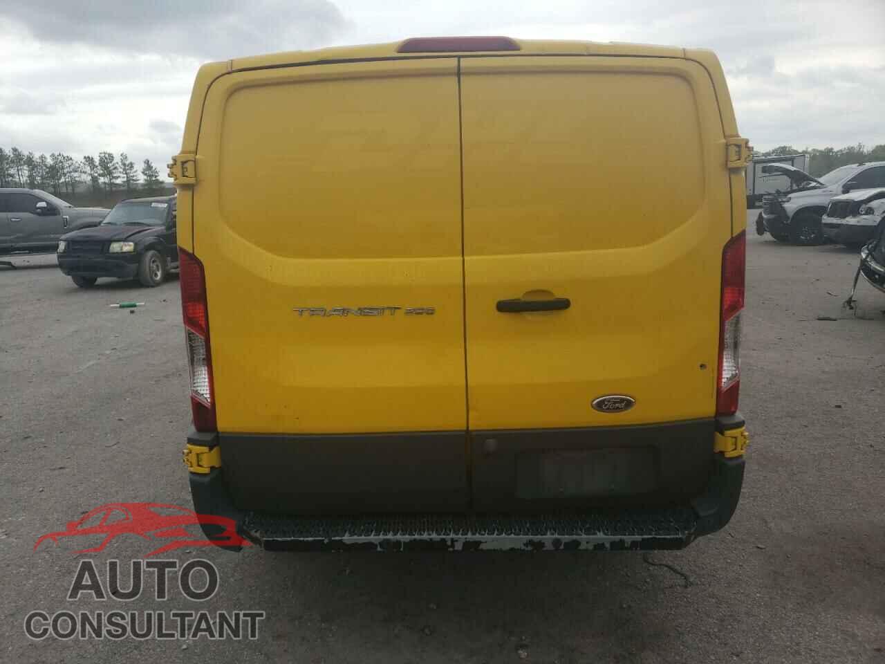 FORD TRANSIT 2017 - 1FTYR1YM8HKA29090