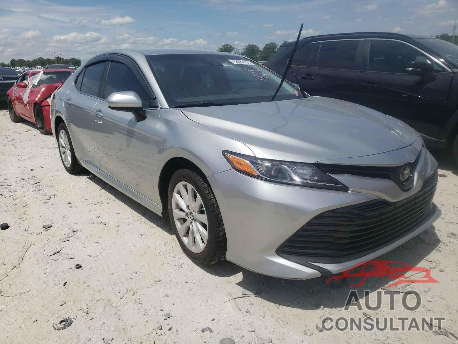 TOYOTA CAMRY 2018 - 4T1B11HK5JU093587