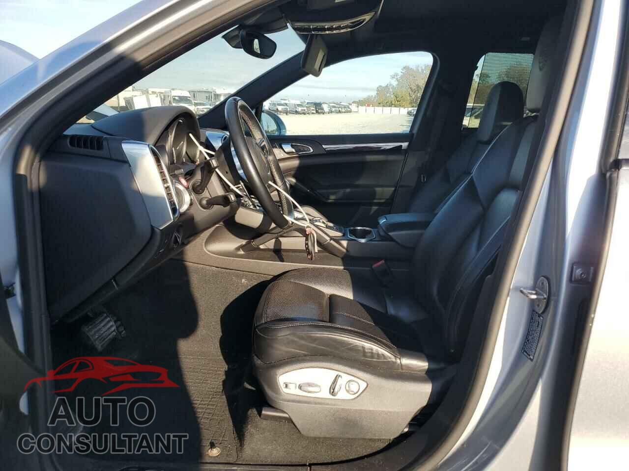 PORSCHE CAYENNE 2017 - WP1AA2A21HKA87497