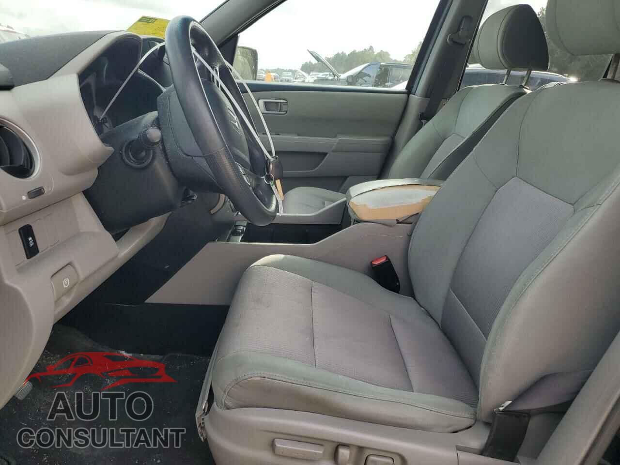 HONDA PILOT 2015 - 5FNYF3H3XFB007677