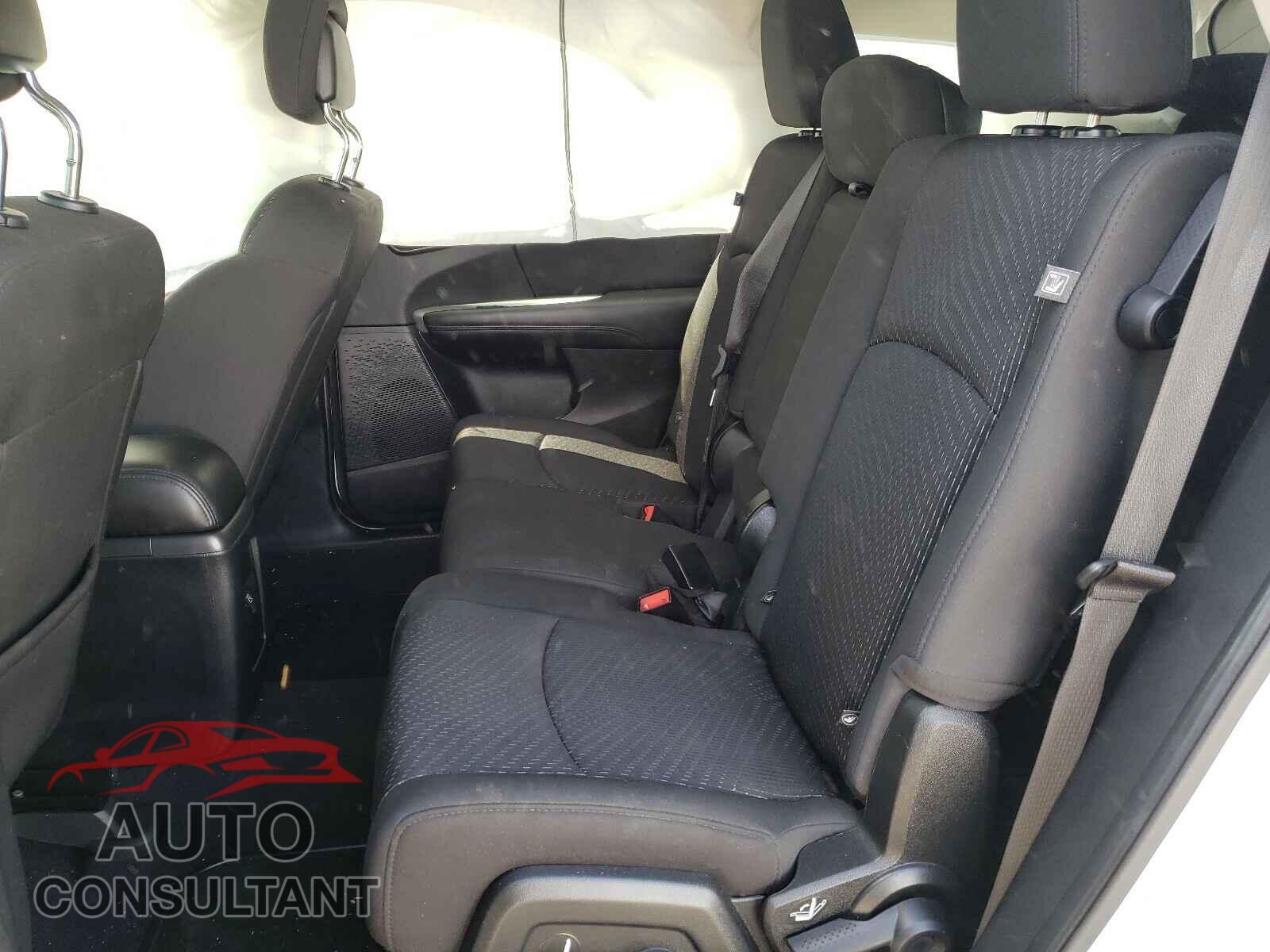 DODGE JOURNEY 2018 - 3C4PDCAB4JT524406
