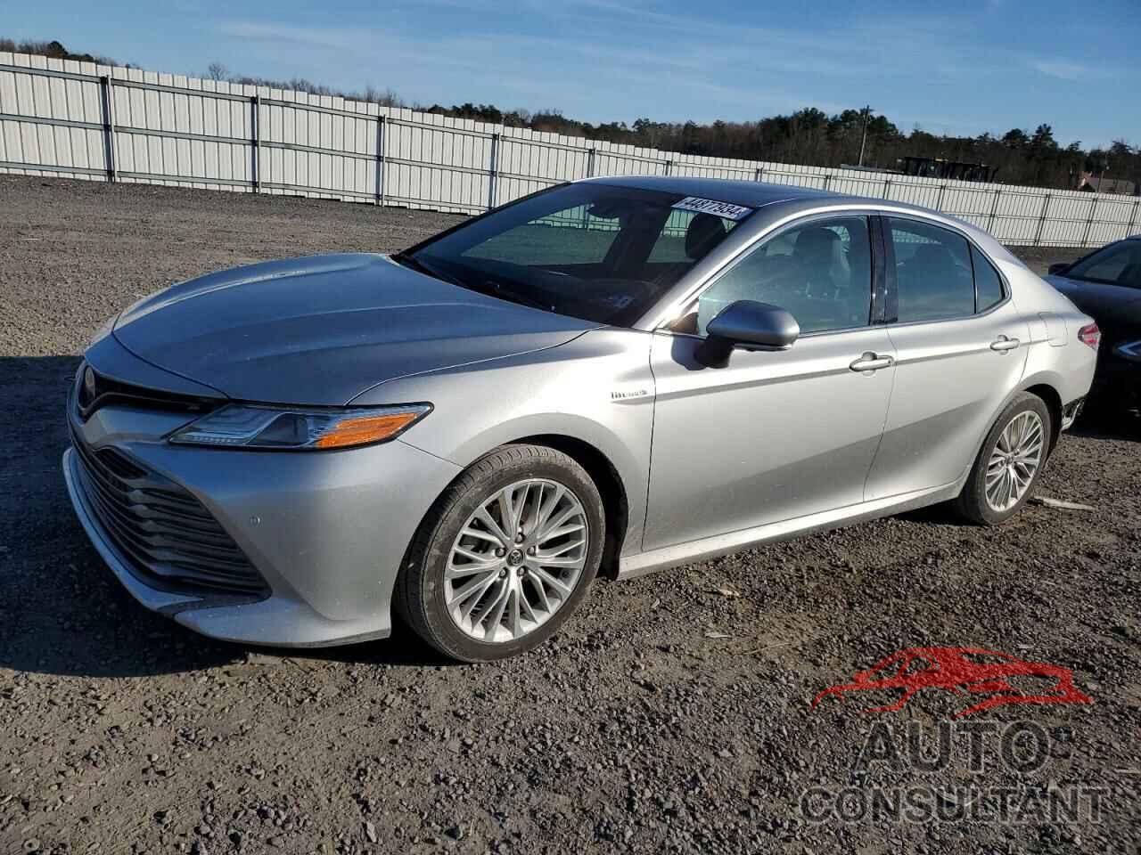 TOYOTA CAMRY 2018 - 4T1B21HK2JU008153