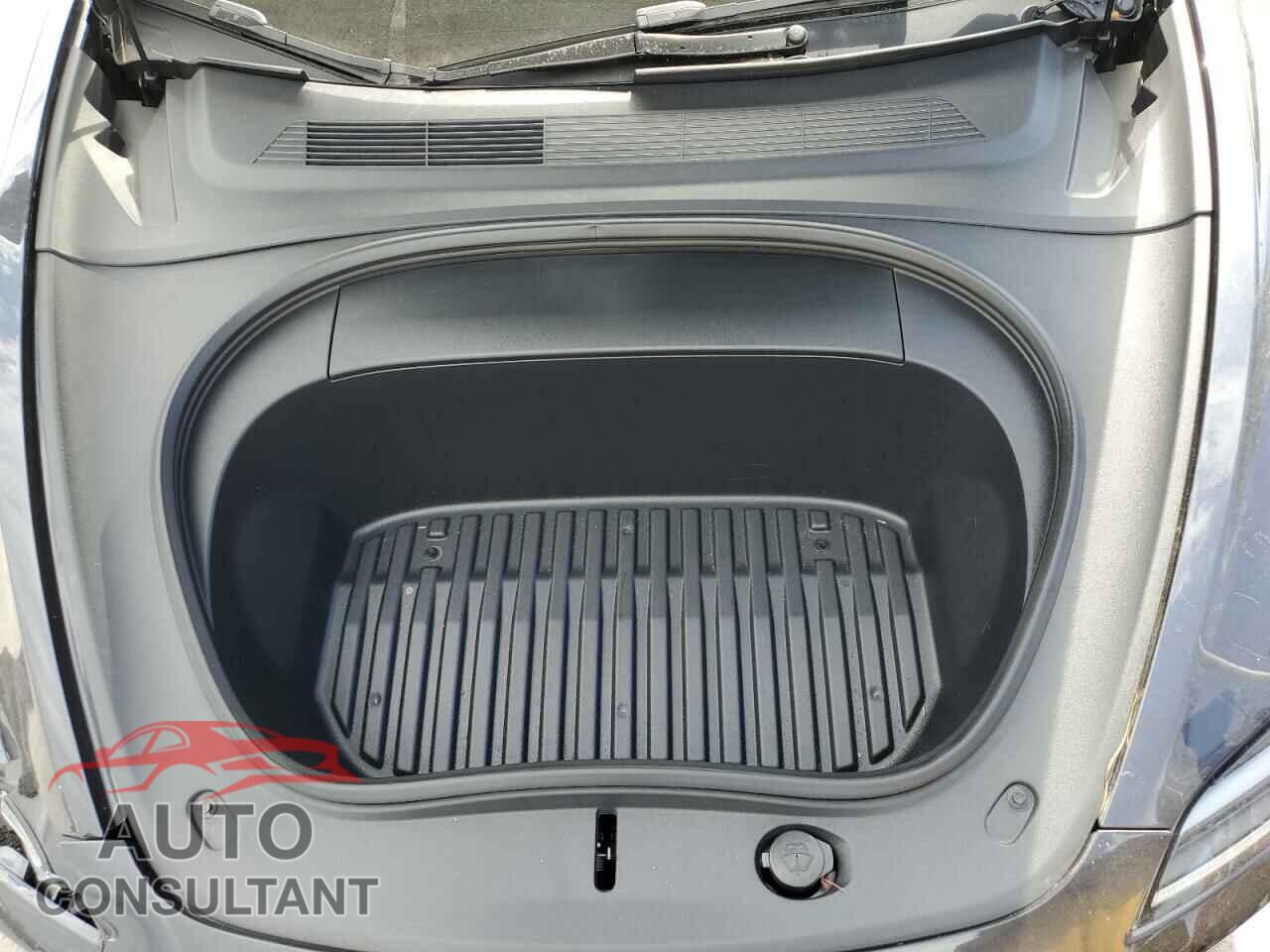 TESLA MODEL 3 2024 - 5YJ3E1EA3RF739920