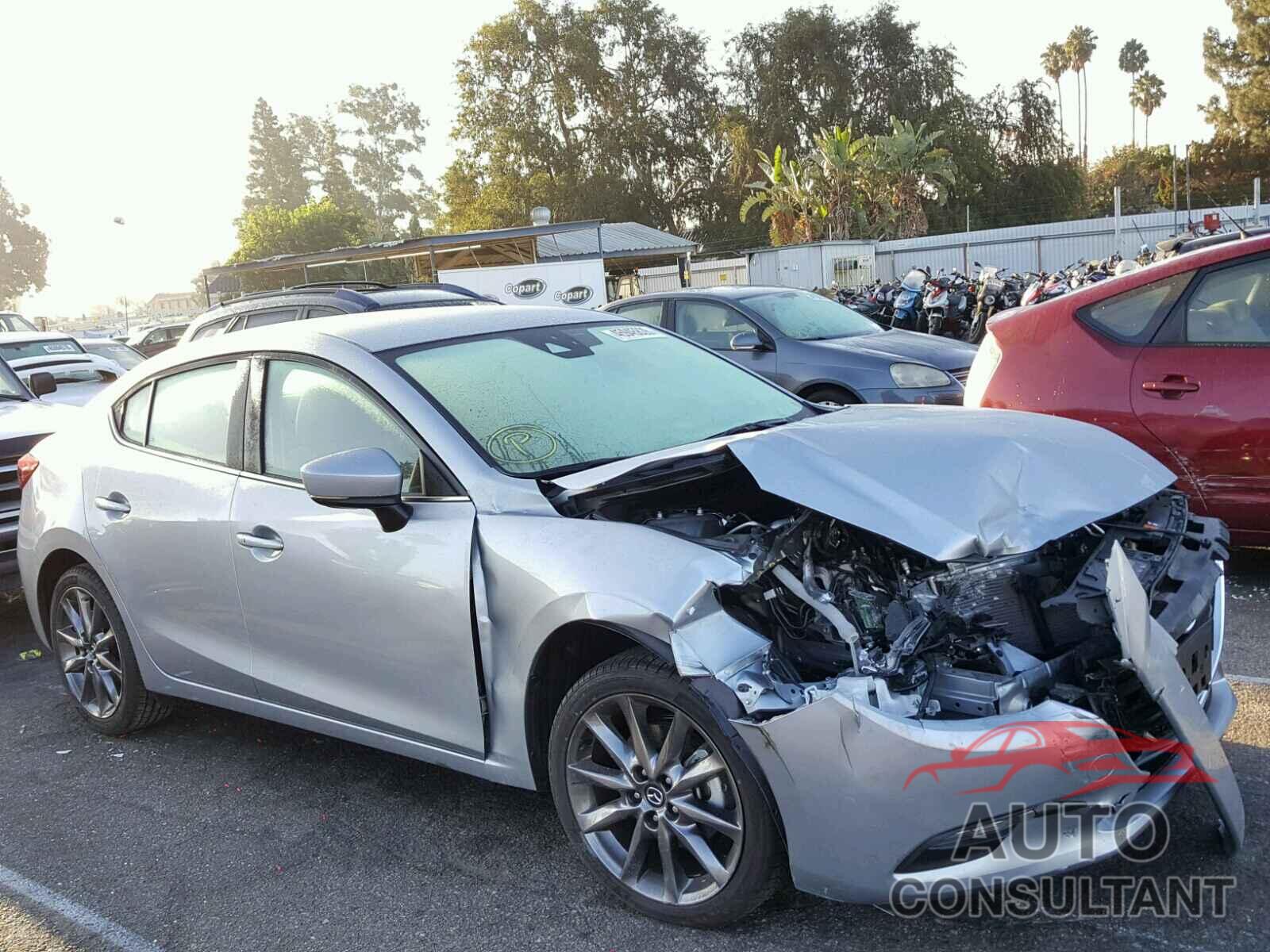 MAZDA 3 2018 - 3MZBN1V35JM189243