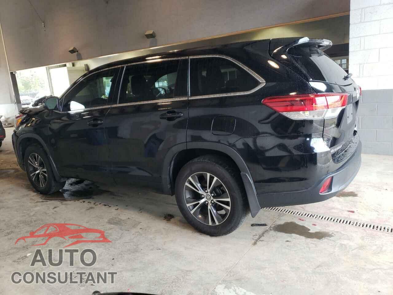 TOYOTA HIGHLANDER 2018 - 5TDBZRFH9JS499363