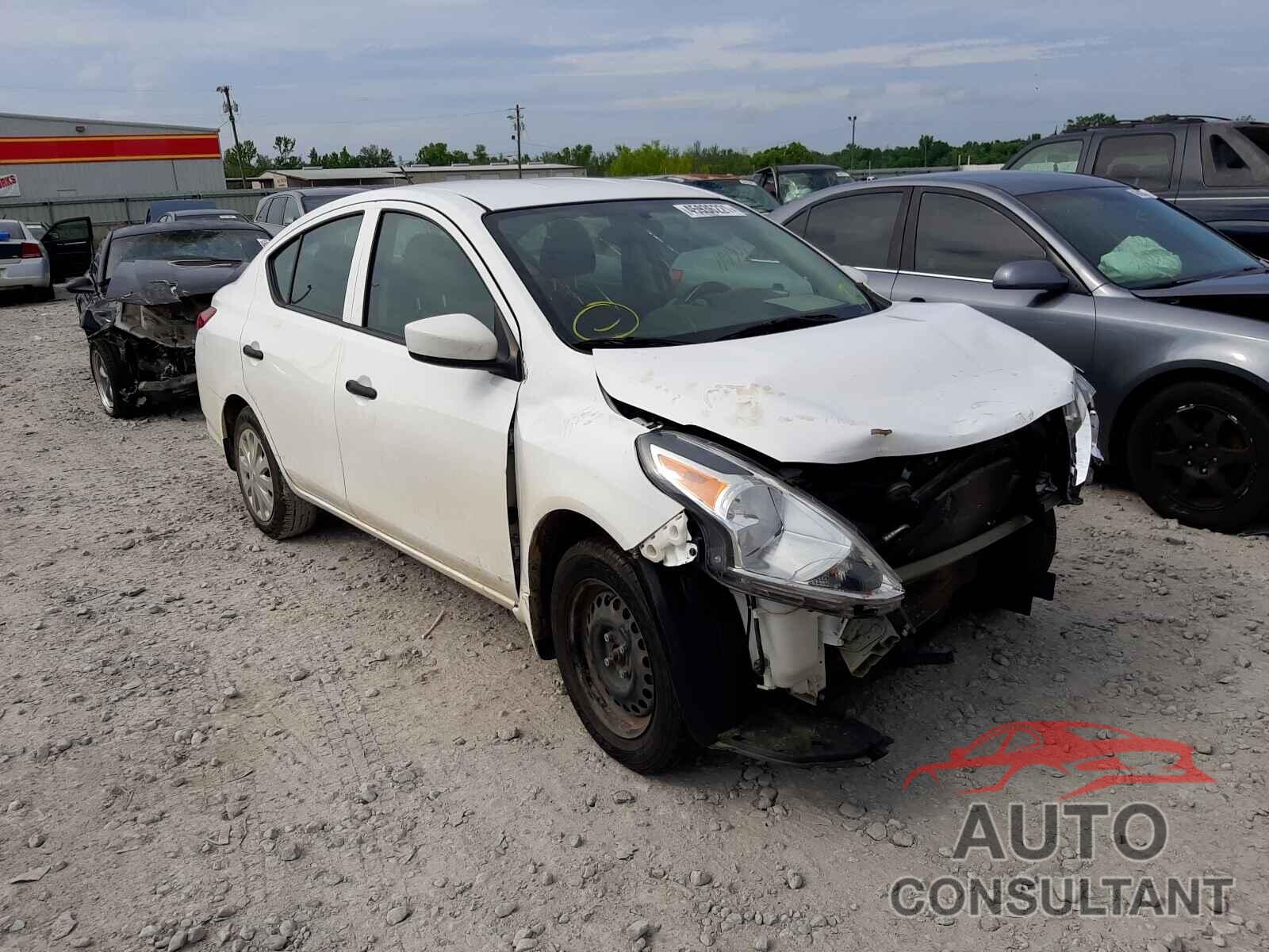 NISSAN VERSA 2018 - 3N1CN7APXJL812755