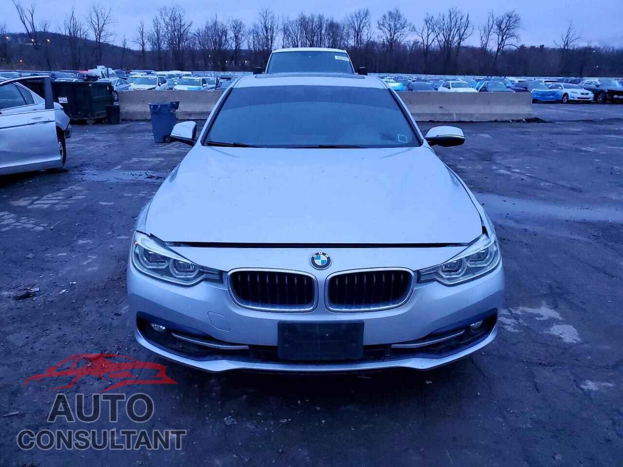 BMW 3 SERIES 2018 - WBA8D9C50JEM32074