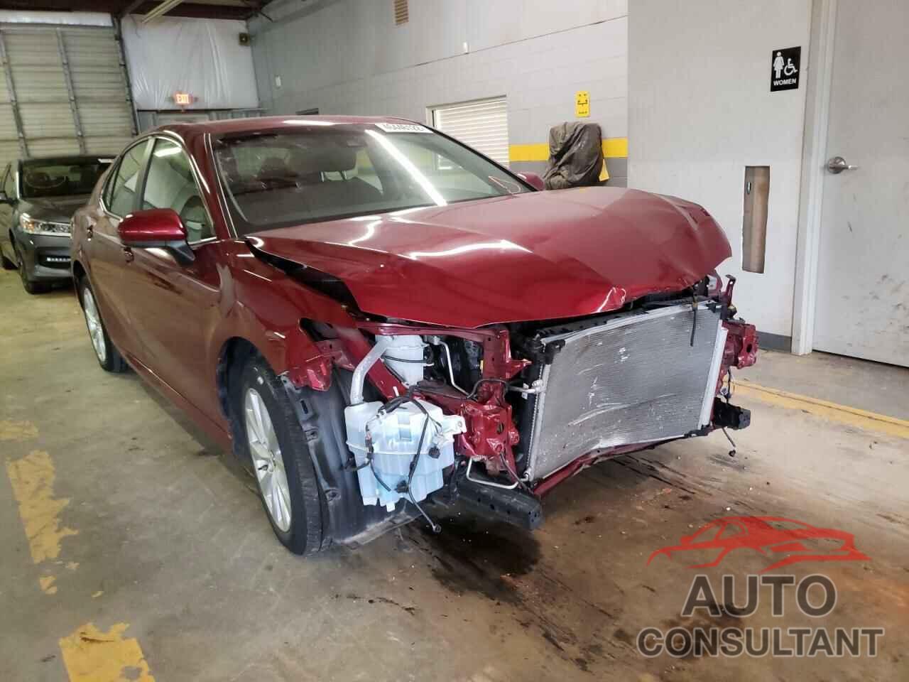 TOYOTA CAMRY 2018 - 4T1B11HK9JU610230