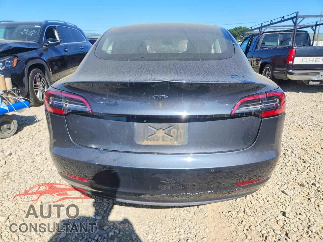 TESLA MODEL 3 2018 - 5YJ3E1EA8JF157798