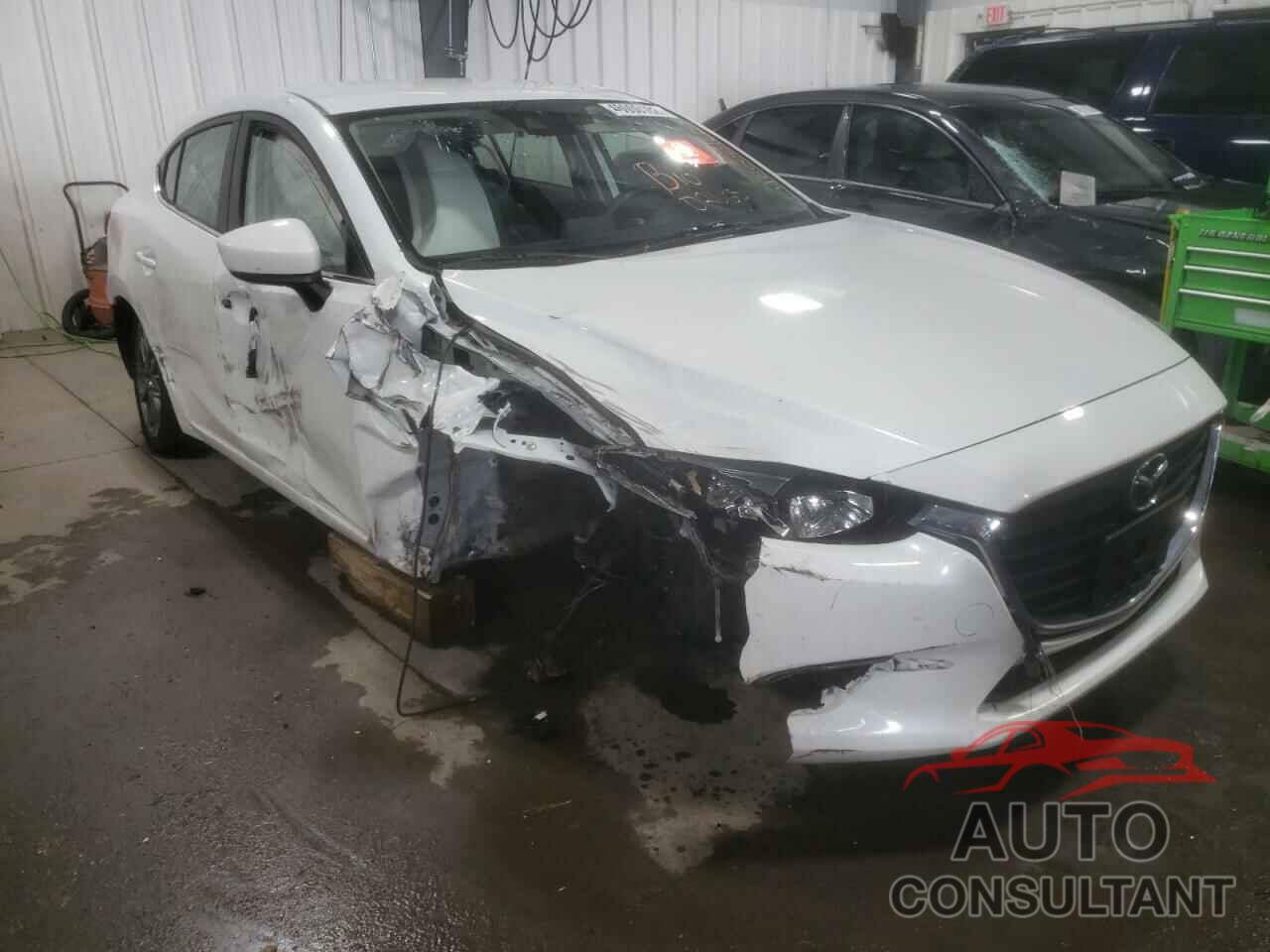 MAZDA 3 2018 - 3MZBN1V31JM183309