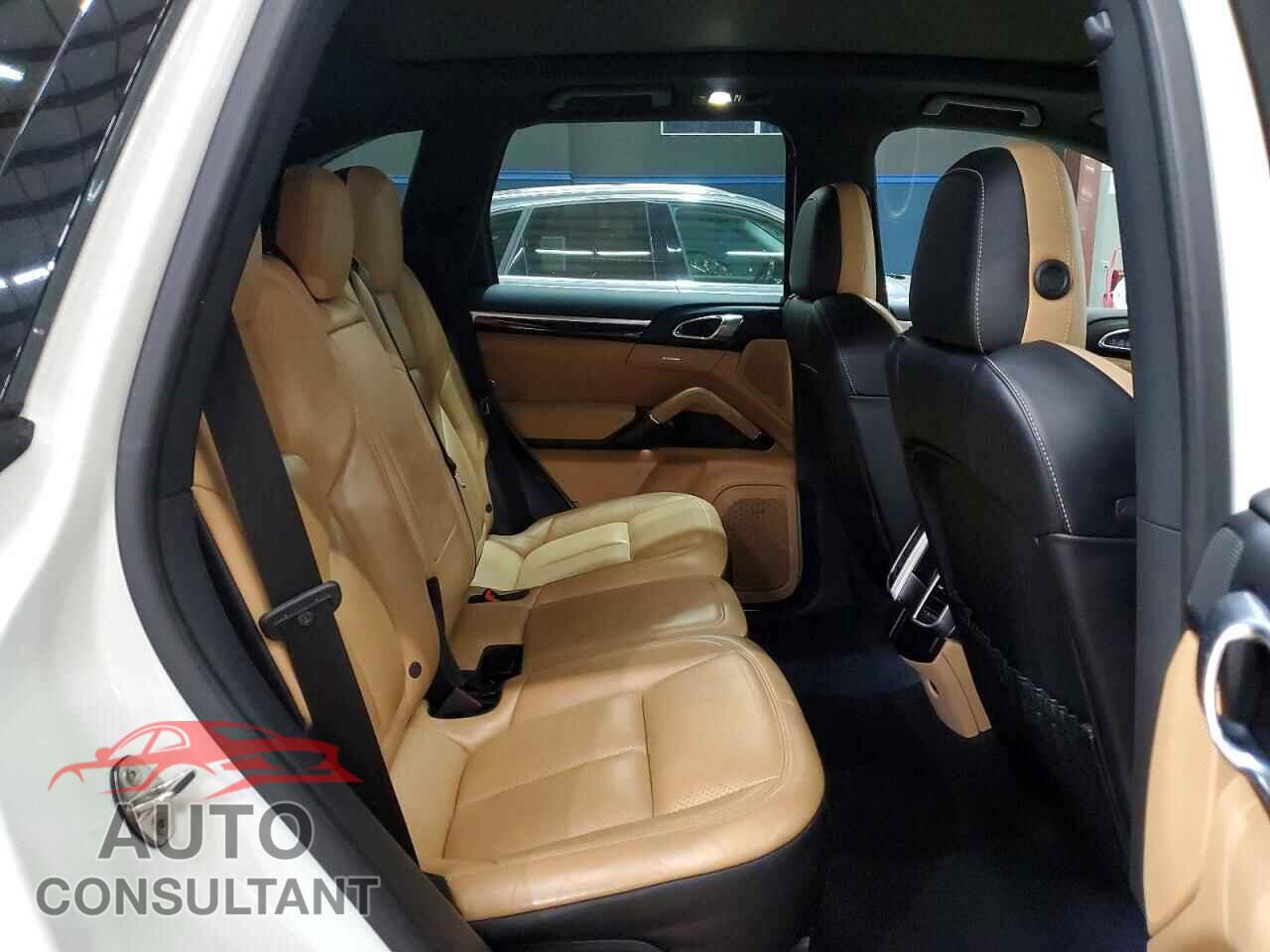 PORSCHE CAYENNE 2017 - WP1AB2A25HLA52775