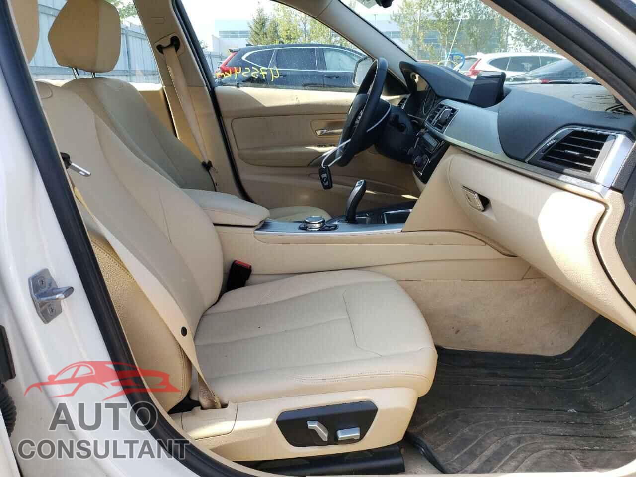 BMW 3 SERIES 2016 - WBA8E5G55GNU21676