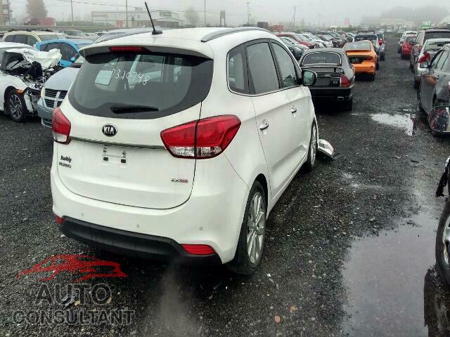 KIA RONDO 2015 - KNAHU8A39F7080670
