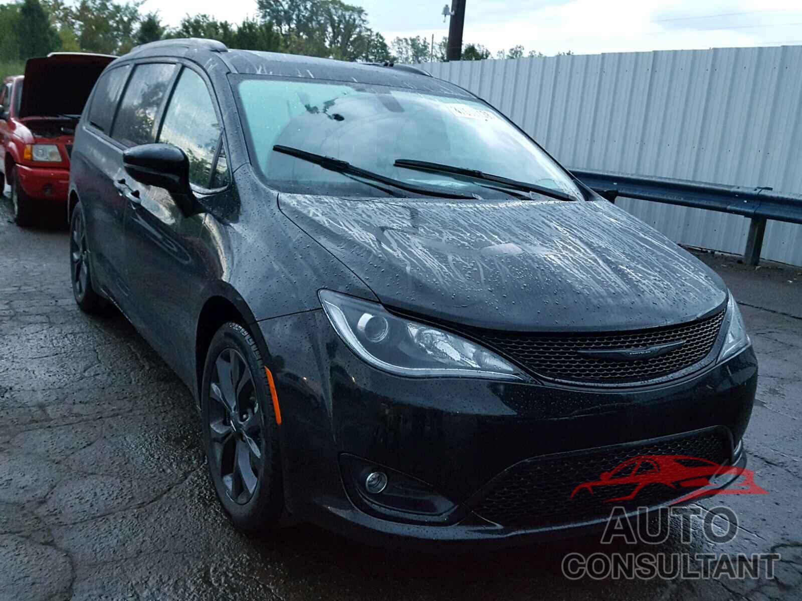 CHRYSLER PACIFICA LIMITED 2018 - 2C4RC1GG0JR235383