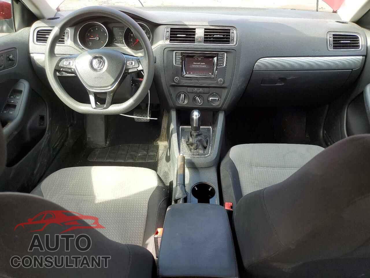VOLKSWAGEN JETTA 2017 - 3VW2B7AJ7HM385646
