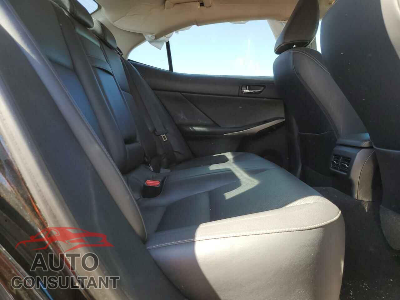 LEXUS IS 2015 - JTHBF1D20F5055633