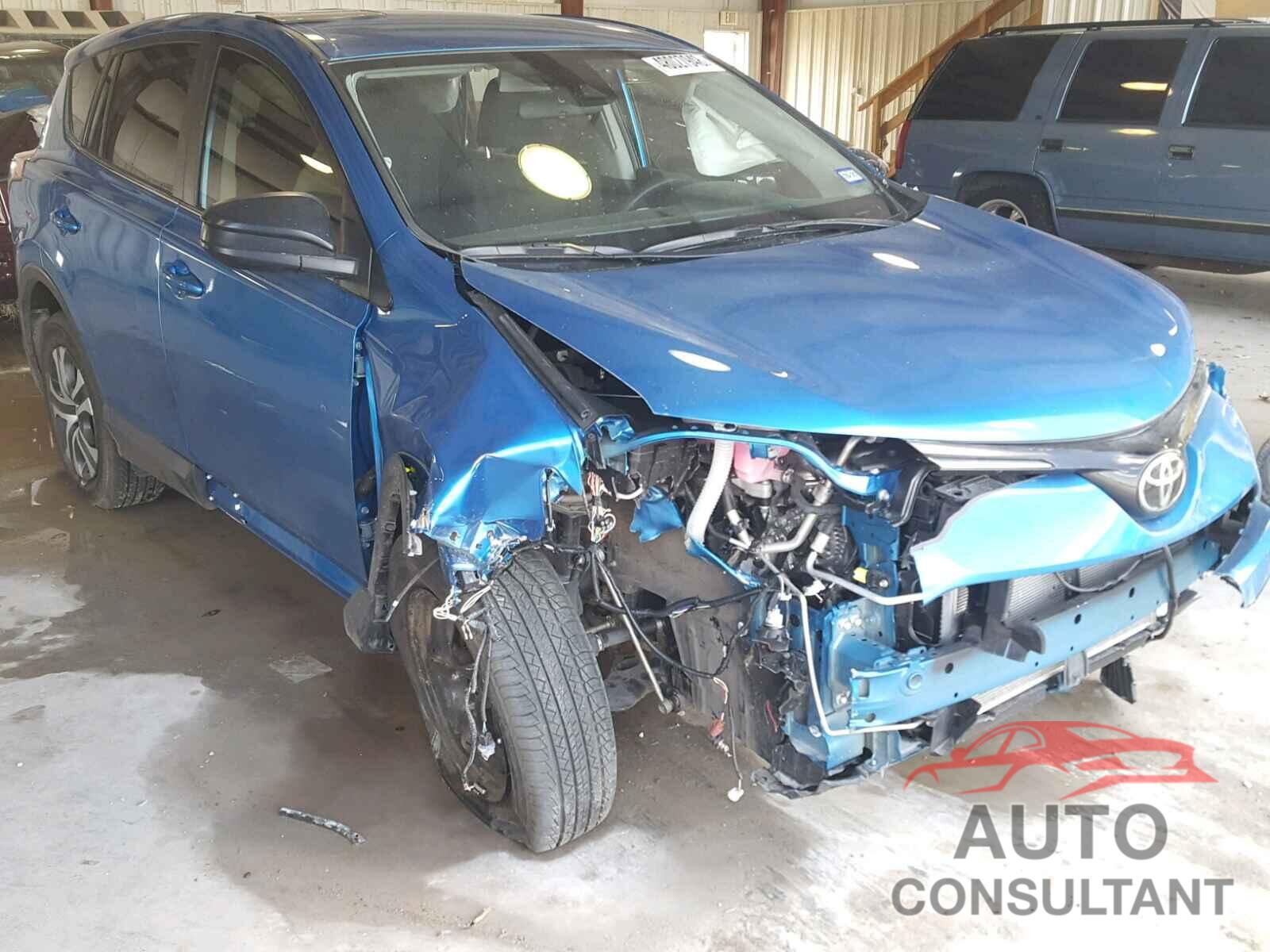TOYOTA RAV4 LE 2018 - JTMZFREV2JJ174758