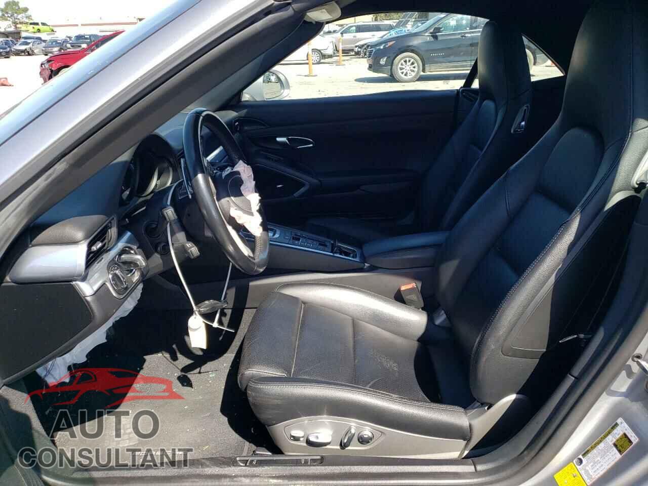 PORSCHE 911 2017 - WP0CA2A95HS141245
