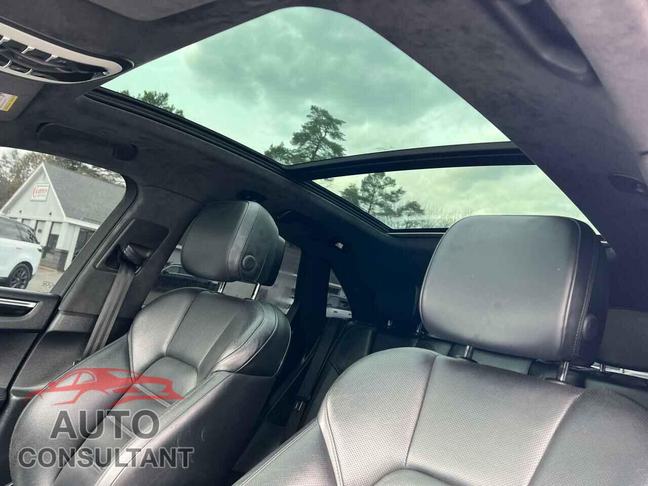 PORSCHE MACAN 2016 - WP1AF2A55GLB92287