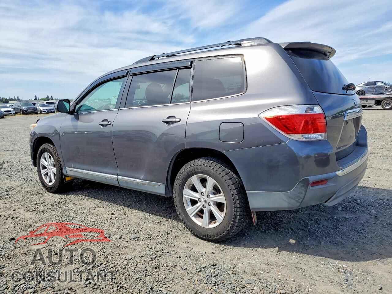 TOYOTA HIGHLANDER 2012 - 5TDBK3EH2CS127370
