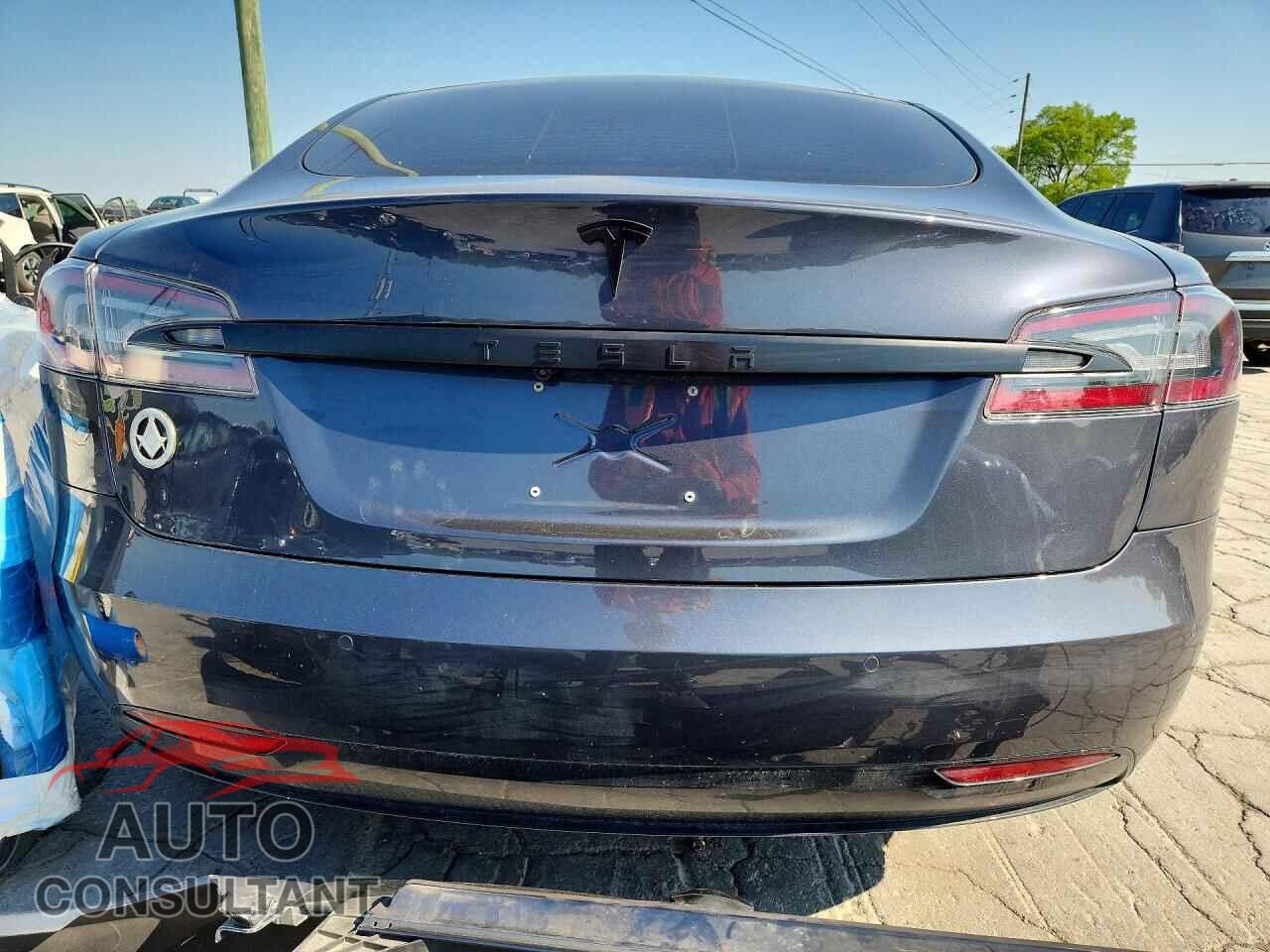 TESLA MODEL S 2017 - 5YJSA1E21HF221402