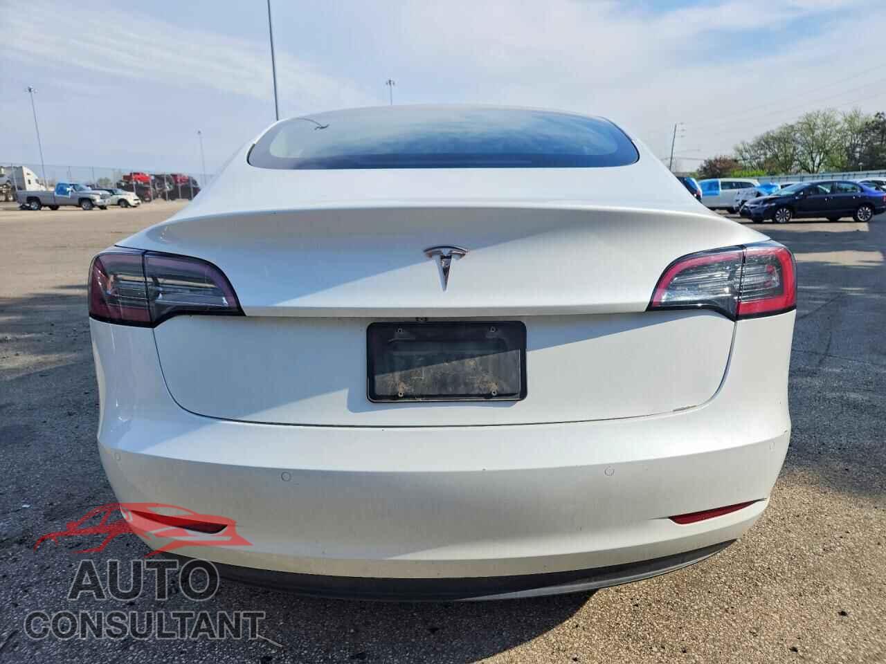 TESLA MODEL 3 2022 - 5YJ3E1EA6NF371632