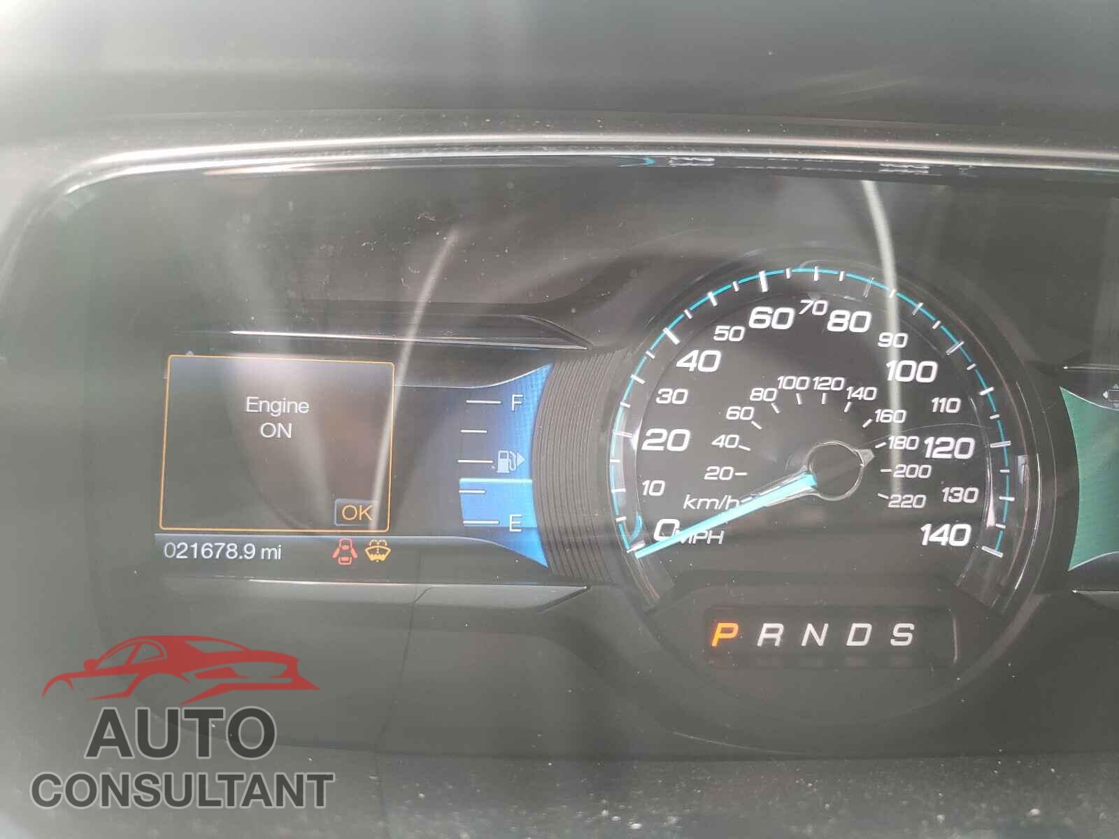 FORD TAURUS 2018 - 1FAHP2E86JG105116