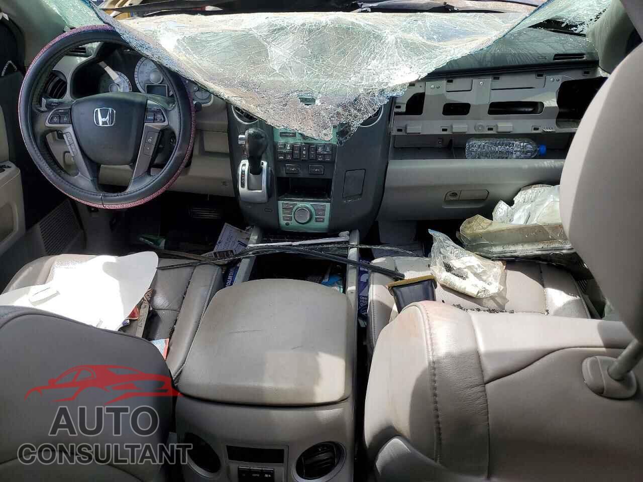 HONDA PILOT 2011 - 5FNYF3H98BB044855