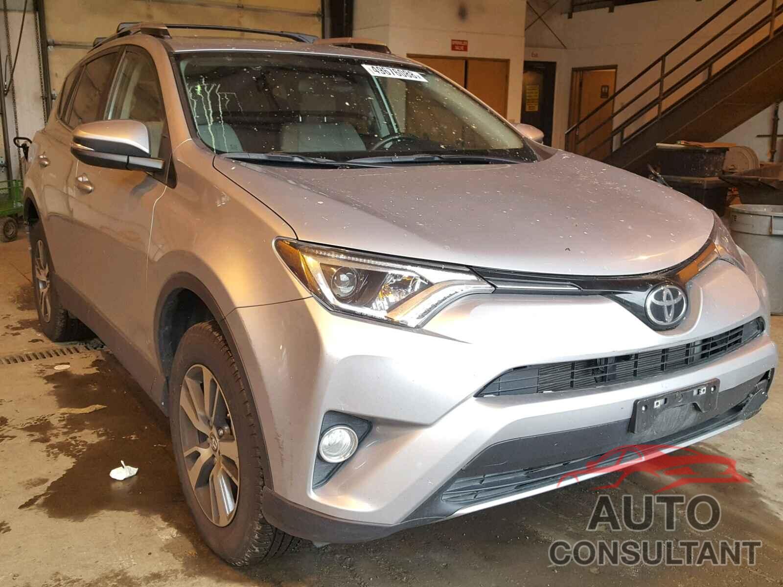 TOYOTA RAV4 XLE 2017 - 2T3RFREVXHW576930