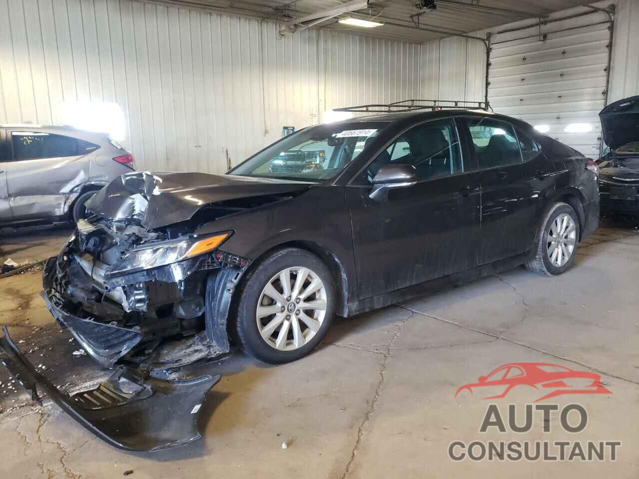 TOYOTA CAMRY 2018 - 4T1B11HK2JU641996